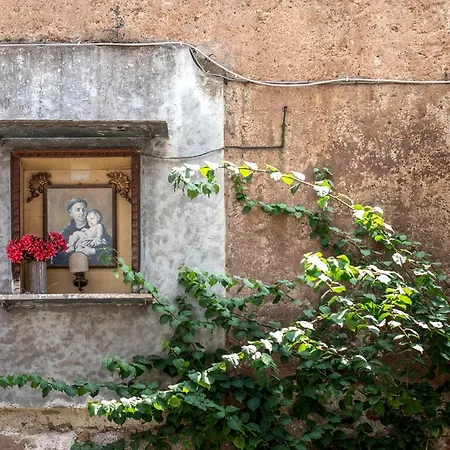 Iflat Trastevere Bianca's House *