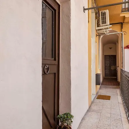 Iflat Trastevere Bianca's House *